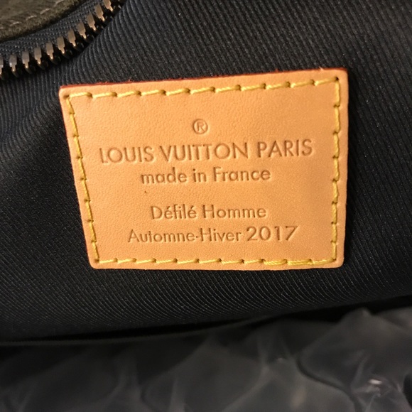 Limited Edition: Louis Vuitton X Supreme Backpack - Picture 6 of 6